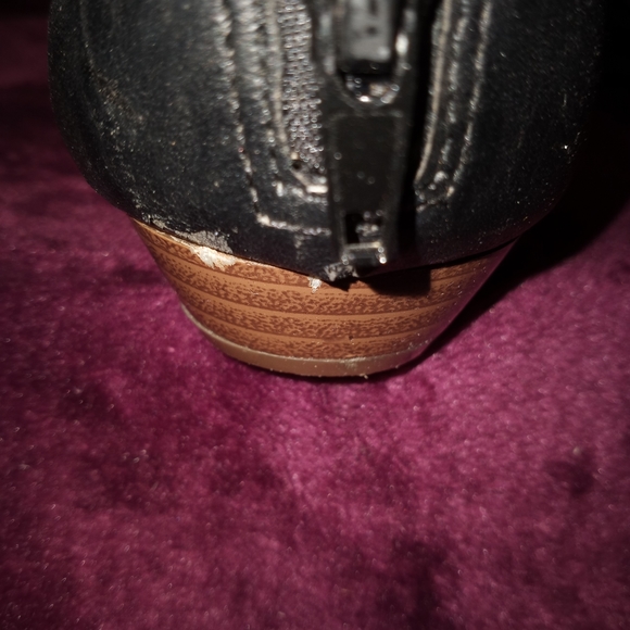 5/$25. The real color is the first one they are comfortab - Picture 8 of 8